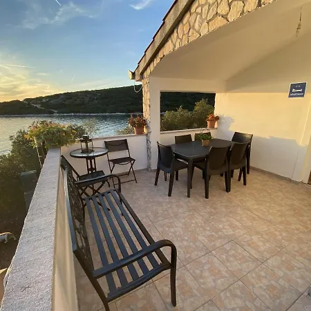 House Dolphin Vakantiehuis Tkon