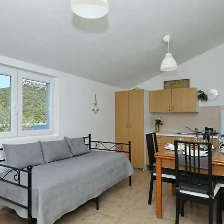 Vakantiehuis House Dolphin Tkon